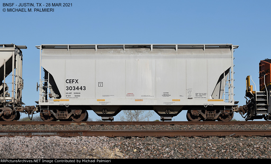 CEFX covered hopper 303443